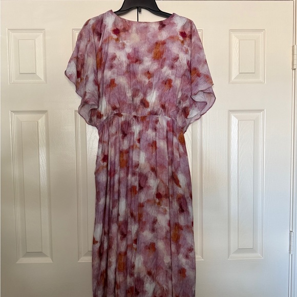 Hayden Cream and Pink Garment - Picture 6 of 6